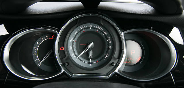 <strong>CITROEN DS3｜シトロエン DS3</strong>