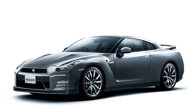 <strong>日産｜NISSAN GT-R</strong><br>ダークメタルグレー