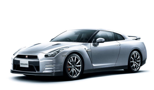 <strong>日産｜NISSAN GT-R</strong><br>アルティメイトメタルシルバー