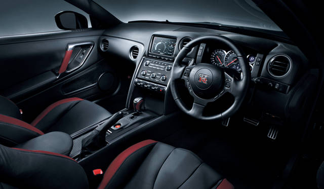 <strong>日産｜NISSAN GT-R</strong><br>GT-R Black edition