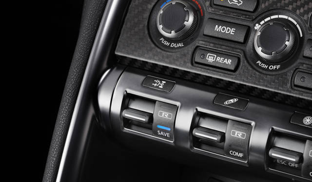 <strong>日産｜NISSAN GT-R</strong>