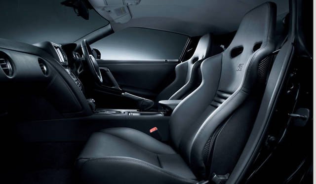 <strong>日産｜NISSAN GT-R</strong><br>SPEC V