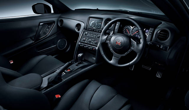 <strong>日産｜NISSAN GT-R</strong><br>SPEC V