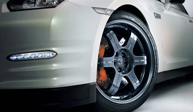 <strong>日産｜NISSAN GT-R</strong><br>エゴイスト｜EGOIST