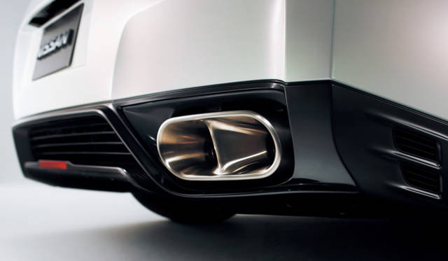 <strong>日産｜NISSAN GT-R</strong><br>エゴイスト｜EGOIST