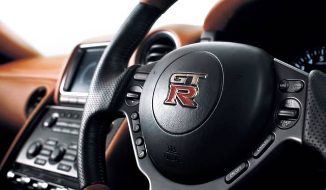 <strong>日産｜NISSAN GT-R</strong><br>エゴイスト｜EGOIST