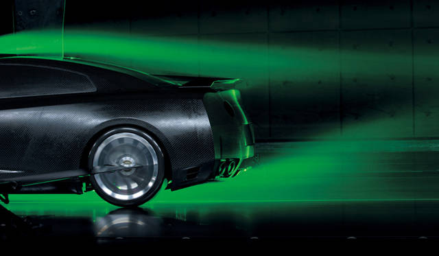 <strong>日産｜NISSAN GT-R</strong><br>空洞テスト
