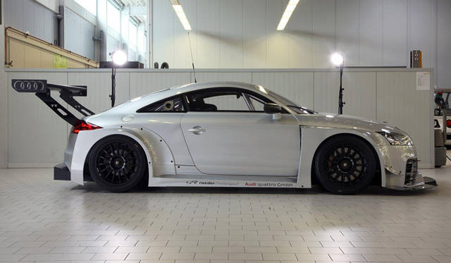 <strong>Audi｜アウディ TT RS</strong> Prototype