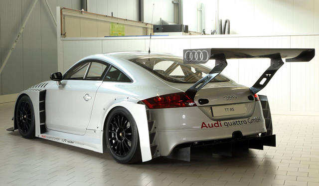 <strong>Audi｜アウディ TT RS</strong> Prototype