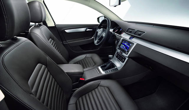 <strong>Volkswagen Passat｜フォルクスワーゲン パサート</strong>