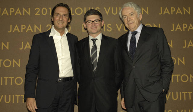 <strong>Louis Vuitton｜ルイ・ヴィトン</strong>　左から、ピエトロ・ベッカーリさん、フレデリック・グランジェさん、エマニュエル・プラットさん　C) Louis Vuitton