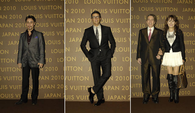 <strong>Louis Vuitton｜ルイ・ヴィトン</strong>　左から、クリス・ペプラーさん、パンツェッタ・ジローラモさん、デーブ・スペクター夫妻　C) Louis Vuitton