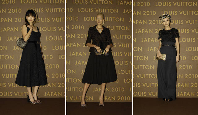<strong>Louis Vuitton｜ルイ・ヴィトン</strong>　左から、菊地凛子さん、冨永愛さん、ICONIQさん　C) Louis Vuitton