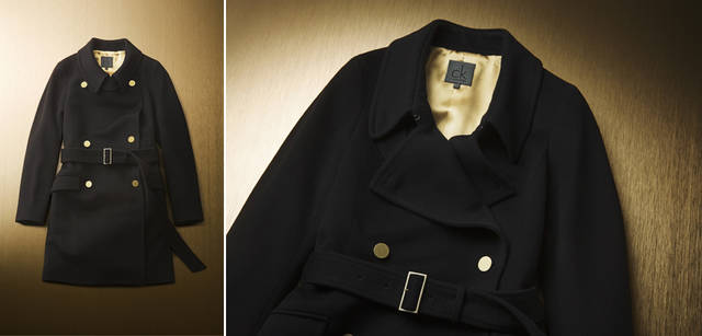 <strong>ck Calvin Klein｜ck カルバン・クライン</strong> ウィメンズ コート／この秋注目のトレンチコート。ソリッドなゴールドのボタンがアクセントとして煌めく。<br />3万9900円 オンワード樫山 お客様相談室03-5476-5811