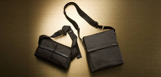 <strong>ck Calvin Klein｜ck カルバン・クライン</strong> メンズ バッグ／茶ベースにさりげなくゴールドがアクセントに。 左：メンズ2ウェイウエストポーチ1万7850円、右：メンズ ショルダーバッグ1万6800円 イケテイ大阪店06-6261-2194　