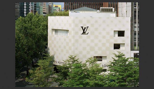 <strong>特集｜OPENERS的ニッポンの女性建築家　乾久美子</strong>　『Louis Vuitton Taipei Building』 （2006年）　写真＝阿野太一