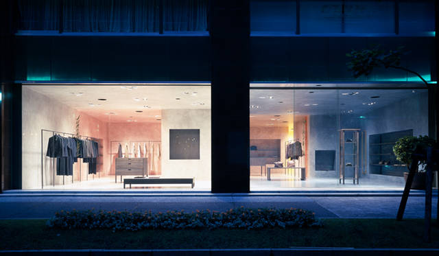 <strong>特集｜OPENERS的ニッポンの女性建築家　乾久美子</strong>　『ヨーガンレール丸の内』 （2003年）　写真＝阿野太一