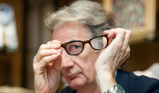 <strong>Paul Smith｜ポール・スミス</strong>　「父がアマチュアカメラマンで、僕の家の屋根裏部屋に暗室があって、父の姿を見ながら育ったから、写真が好きになったんだね」