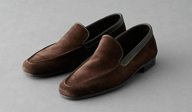 <strong>JOHN LOBB│ジョンロブ</strong>　カラー“Oscuro（オスキュロ）”　ダークブラウン×イエロー