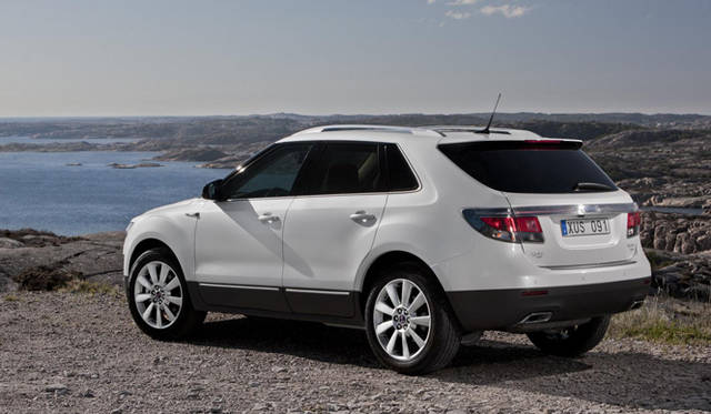 <strong>SAAB ｜サーブ 9-4X</strong>