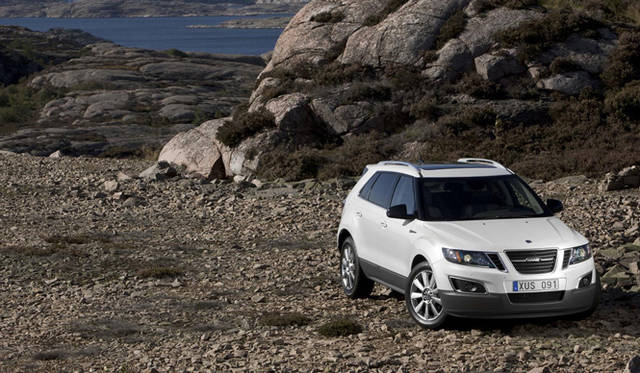 <strong>SAAB ｜サーブ 9-4X</strong>