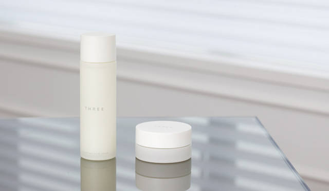 THREE｜形成外科専門医　草野貴子のスキンケア・レポート