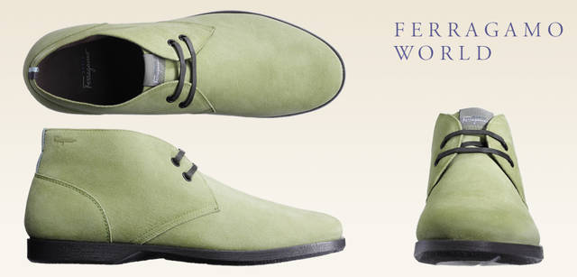 <strong>Salvatore Ferragamo｜サルヴァトーレ フェラガモ</strong> これからの季節に最適なチャッカブーツ。鮮やかなライムカラーはありそうでほかでは見かけない美麗なもの。履くだけで上品な清涼感が備わる。3万9900円（サルヴァトーレ フェラガモ／フェラガモ・ジャパン）