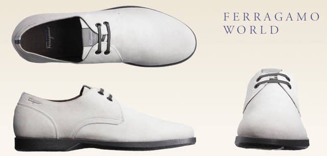 <strong>Salvatore Ferragamo｜サルヴァトーレ フェラガモ</strong> 着こなしを選ばず楽しめる短靴タイプの外羽根シューズ。マリンスタイルなどにもマッチするこの色は、リラックス感にくわえノーブルな印象も兼備。3万7800円（サルヴァトーレ フェラガモ／フェラガモ・ジャパン）