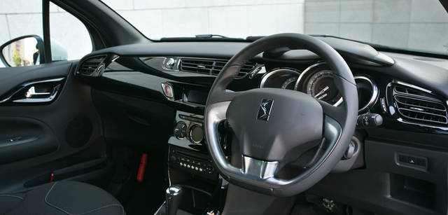 <strong>CITROEN DS3｜シトロエン DS3</strong>