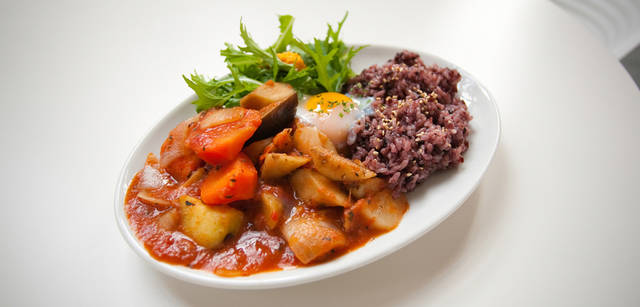 <strong>CITROEN DS3｜シトロエン DS3</strong>　根菜のラタトゥイユプレート 850円