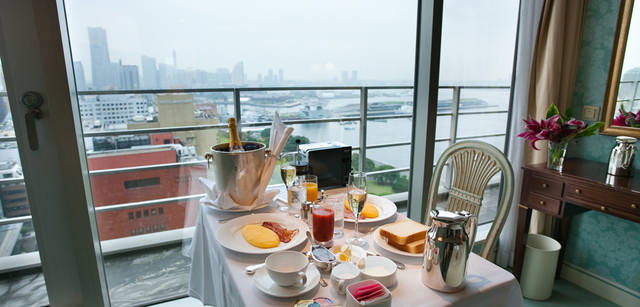 <strong>CITROEN DS3｜シトロエン DS3</strong>　新館16階「プルミエスイート」からの眺望は格別