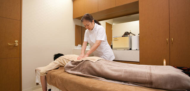 <strong>CITROEN DS3｜シトロエン DS3</strong>　近年は男性客も多いというボディケアサロン「オェイシス」 