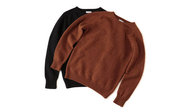 <strong> MARGARET HOWELL｜マーガレット・ハウエル</strong>　2010秋冬メンズコレクション<br>ウールカシミアニット各3万7800円（マーガレット・ハウエル）