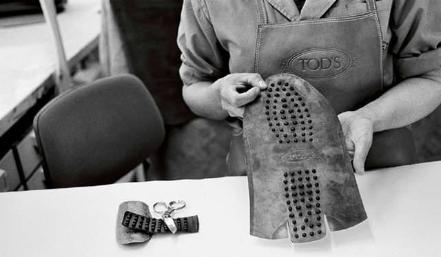 　トッズの職人たち。撮影は写真家のエリオット・アーウィット。