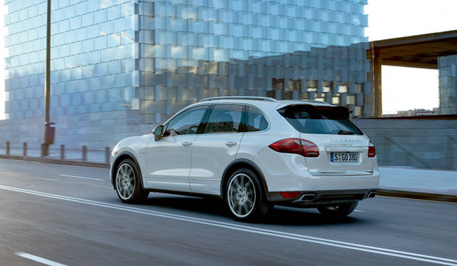 <strong>PORSCHE Cayenne S Hybrid｜ポルシェ カイエンS ハイブリッド</strong>