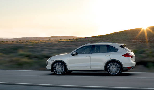 <strong>PORSCHE Cayenne S Hybrid｜ポルシェ カイエンS ハイブリッド</strong>