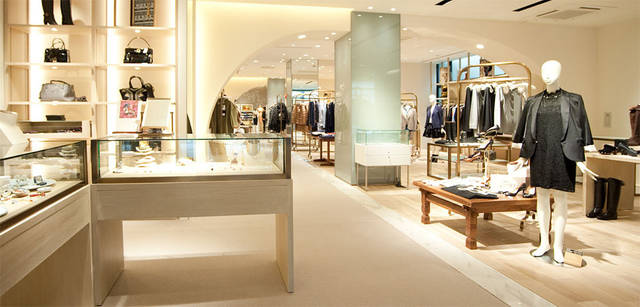 <strong> UNITED ARROWS｜ユナイテッドアローズ</strong>　ユナイテッドアローズ 原宿本店 ウィメンズ館　1階