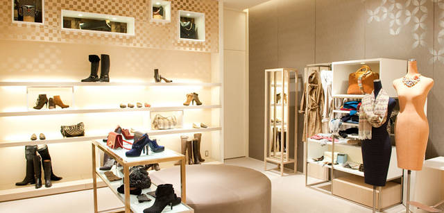 <strong> UNITED ARROWS｜ユナイテッドアローズ</strong>　ユナイテッドアローズ 原宿本店 ウィメンズ館　1階