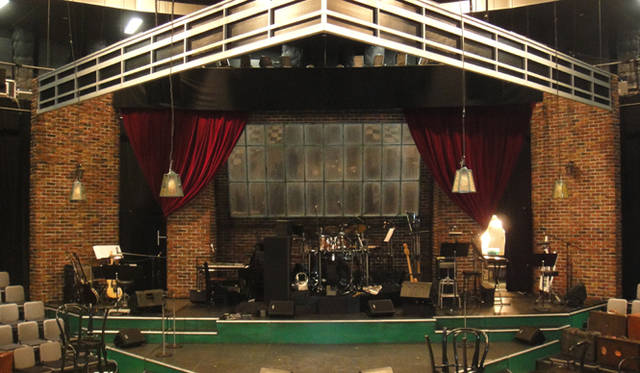 <strong>戸田恵子</strong>｜『今の私をカバンにつめて』大阪千秋楽、無事終了！　千秋楽までともに頑張った『今の私をカバンにつめて』舞台セット。