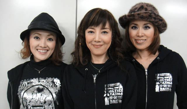 <strong>戸田恵子</strong>｜『今の私をカバンにつめて』大阪千秋楽、無事終了！　左から、入絵加奈子さん、戸田恵子、麻生かほ里さん。