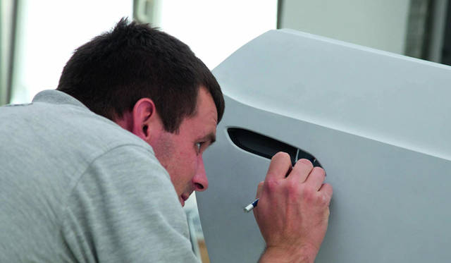 <strong>Audi e TRON｜アウディ e トロン</strong>