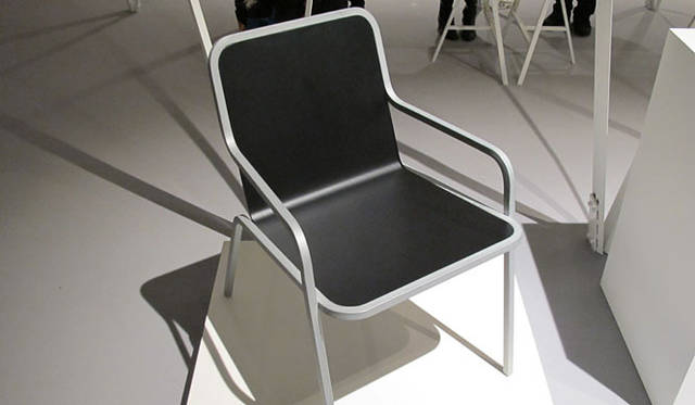 <strong> DESIGNTIDE TOKYO 2010｜TIDE Exhibition</strong>　東京ミッドタウン・ホール A<br>Tasuku Nishiwaki,Nobuaki Sasaki 「Harmony Chair by Tasuku Nishiwaki」