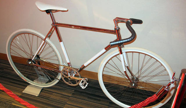 <strong> DESIGNTIDE TOKYO 2010｜TIDE Exhibition</strong>　東京ミッドタウン・ホール A<br>デザインコレクティブ「HJGHER」が手がける自転車