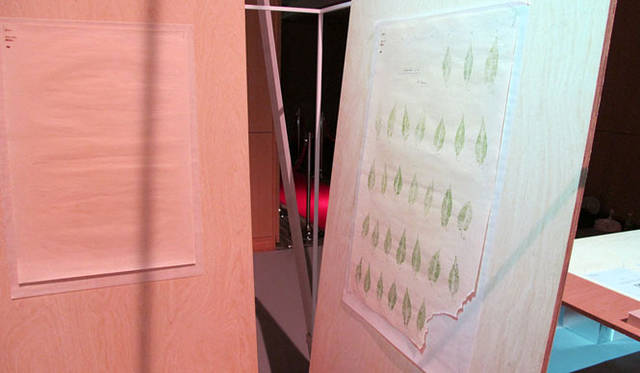 <strong> DESIGNTIDE TOKYO 2010｜TIDE Exhibition</strong>　東京ミッドタウン・ホール B<br>E&Y　「edition HORIZONTAL multiple collection line」　yours（Yosuke Hayashi）