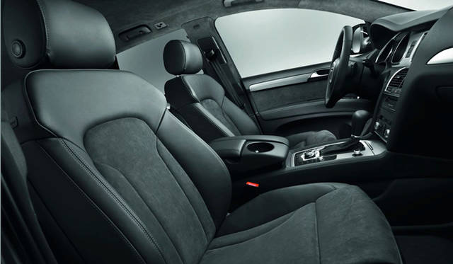 <strong>Audi｜アウディ Q7</strong>