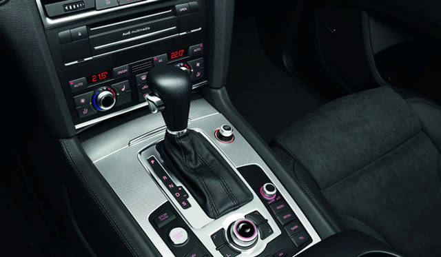 <strong>Audi｜アウディ Q7</strong>