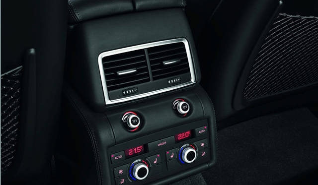 <strong>Audi｜アウディ Q7</strong>