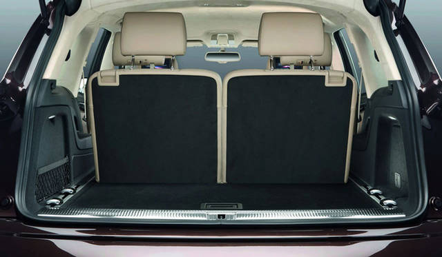 <strong>Audi｜アウディ Q7</strong>