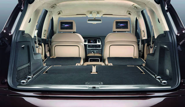 <strong>Audi｜アウディ Q7</strong>