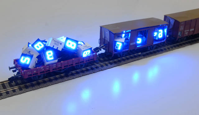 <strong>MIYAJIMA Tatsuo｜宮島達男「Time Train」展　@Six</strong>　　©Tatsuo Miyajima Office